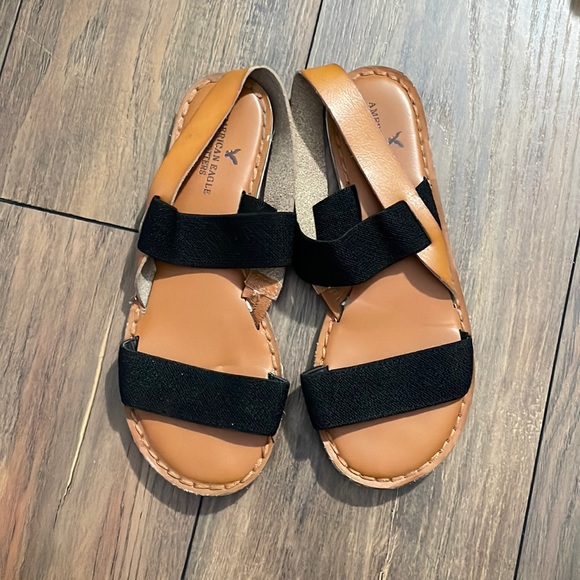 (2/$15) AEO Brown and Black Sandals - Picture 1 of 3